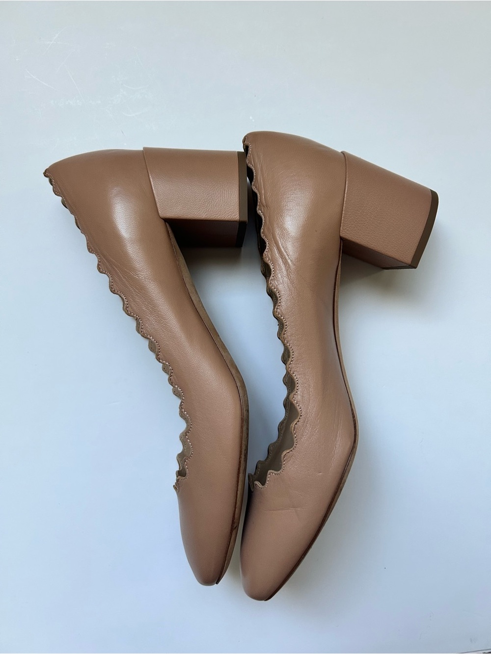 Chloe Lauren Nude Scalloped Block Heel Pump Shoes - Picture 7 of 16